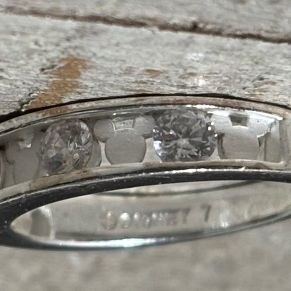 ❤️Disney Sterling Silver Crystal Mickey Mouse Ring- Sz 7 - Picture 3 of 4